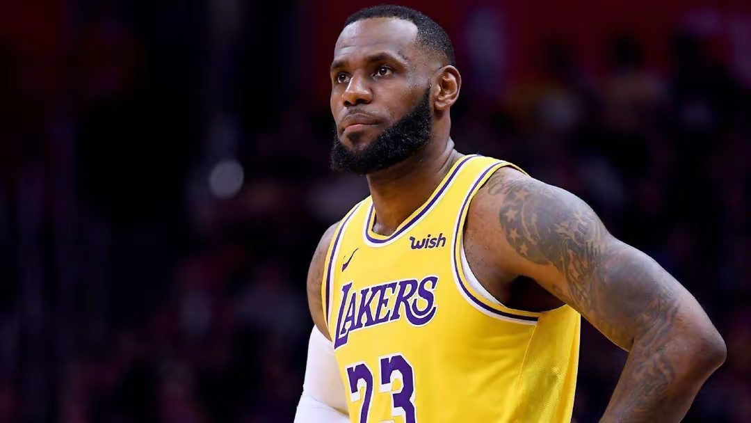 关于JackeyLove在皇家马德里比赛中持续失利,战术调整引发热议!引发球迷热议的信息-爱游戏