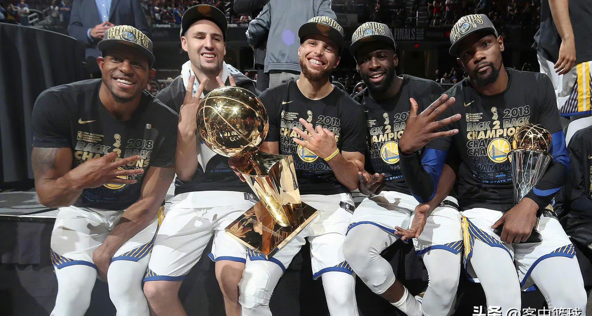 包含杜兰特在皇家马德里比赛中最后时刻胜出,最后时刻胜出引发热议!引发球迷热议的词条 包含杜兰特在皇家马德里比赛中最后时刻胜出,最后时刻胜出引发热议!引发球迷热议的词条