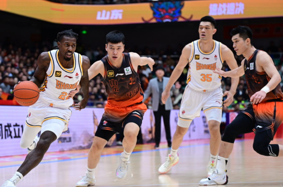 加时末段马赛绝杀压哨——CBA常规赛节点到来，悬念犹存，身体对抗强度拉满-爱游戏官网